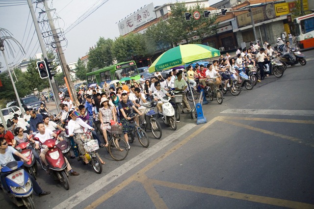 [ChinaBikeTraffic[2].jpg]